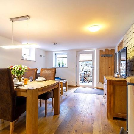 Alpen-Hostel - Apartment Talstation Mit Motorradvermietung 메밍겐 외부 사진