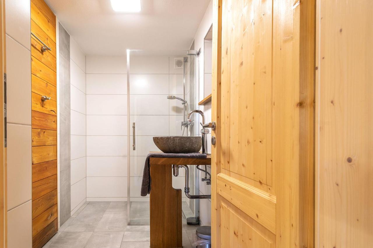 Alpen-Hostel - Apartment Talstation Mit Motorradvermietung 메밍겐 외부 사진
