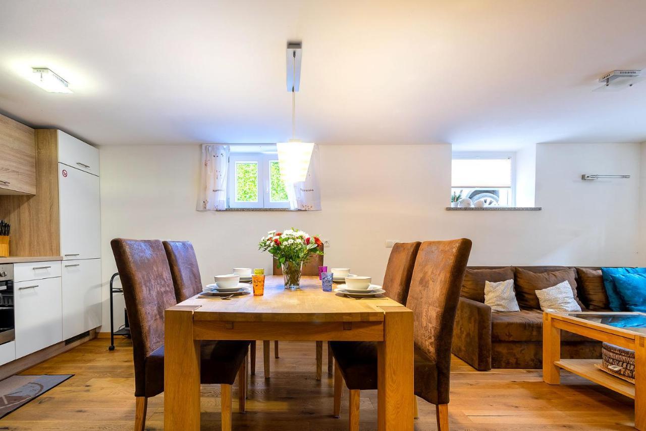 Alpen-Hostel - Apartment Talstation Mit Motorradvermietung 메밍겐 외부 사진