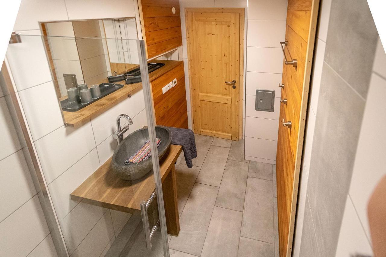 Alpen-Hostel - Apartment Talstation Mit Motorradvermietung 메밍겐 외부 사진