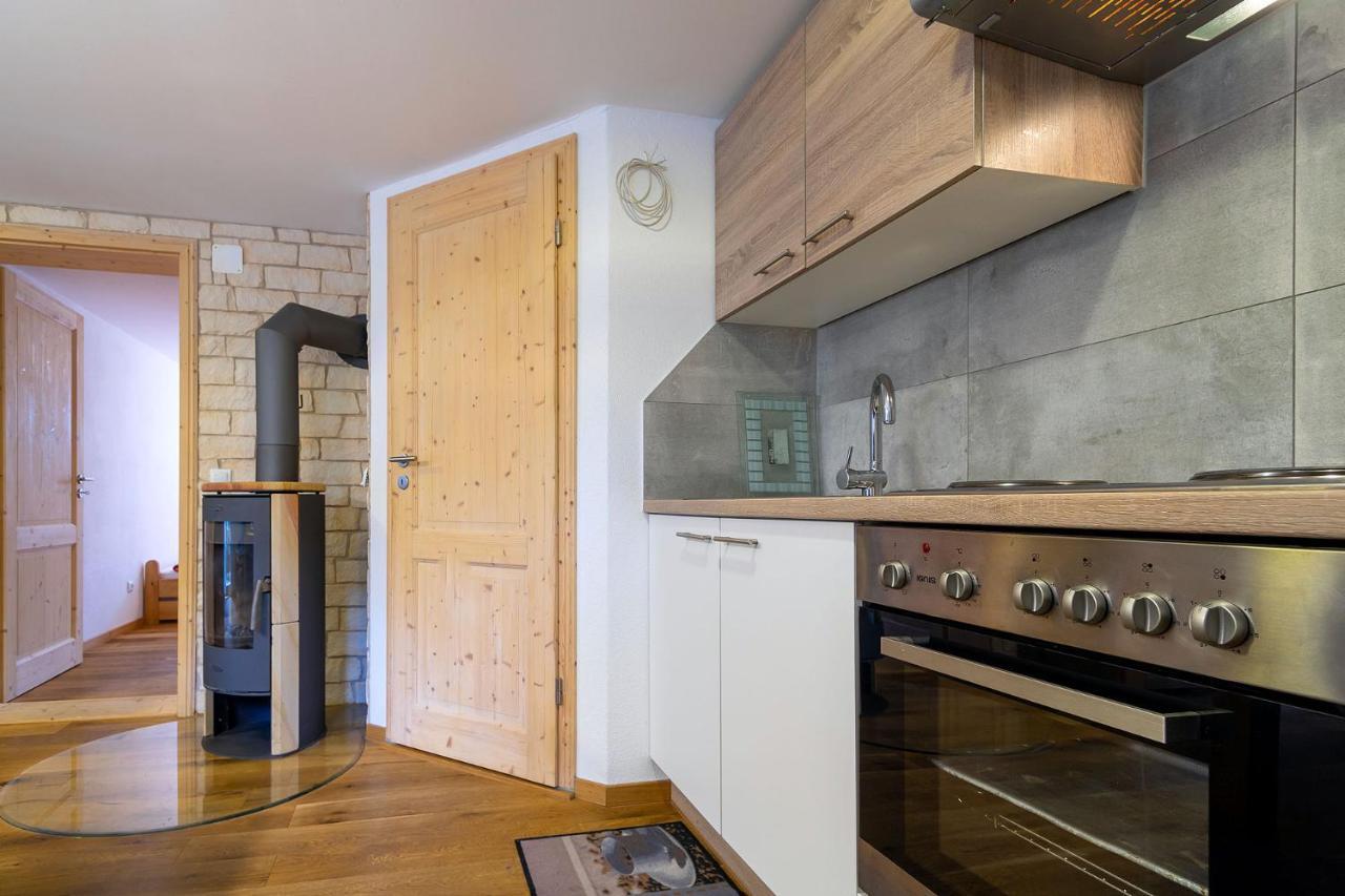 Alpen-Hostel - Apartment Talstation Mit Motorradvermietung 메밍겐 외부 사진