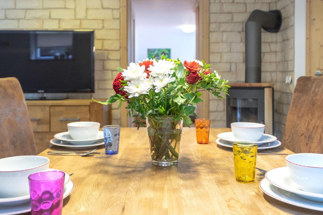 Alpen-Hostel - Apartment Talstation Mit Motorradvermietung 메밍겐 외부 사진