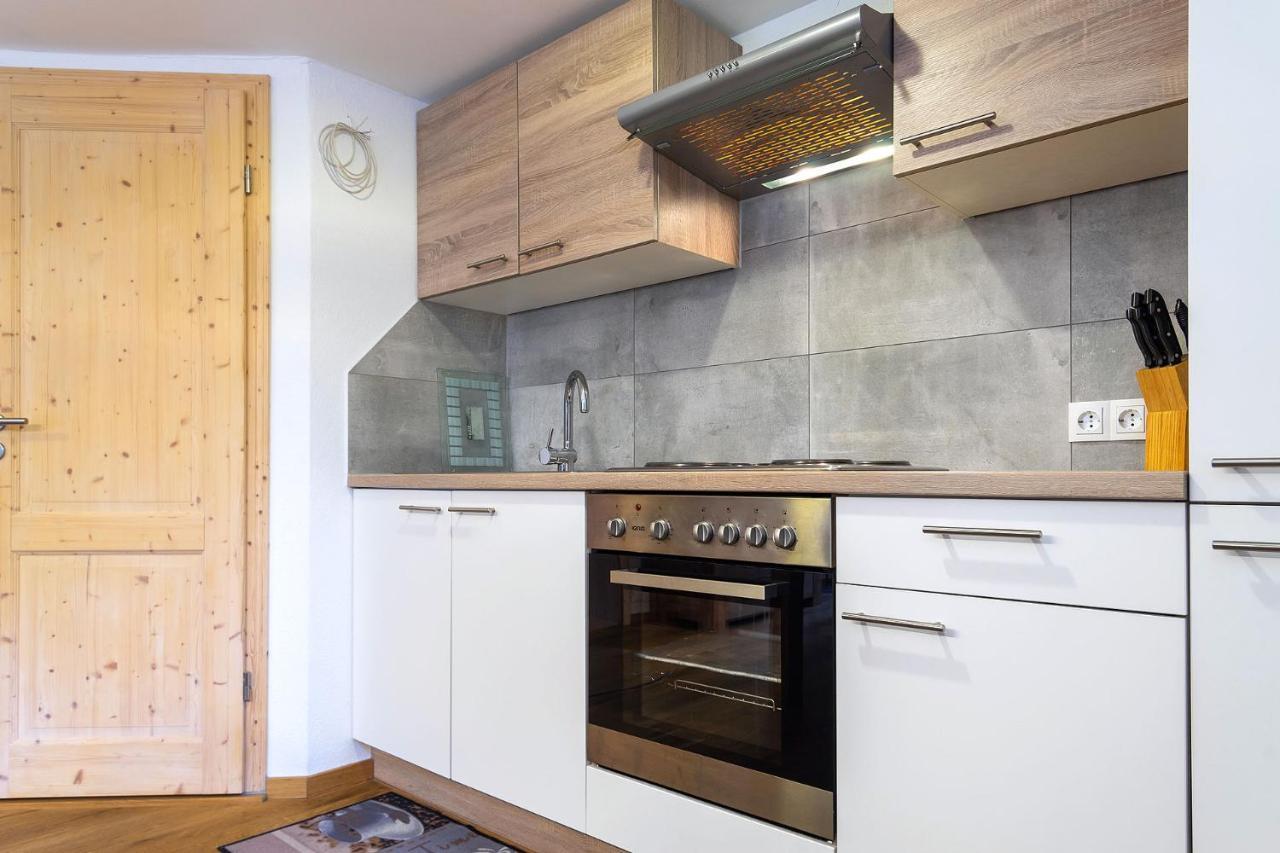 Alpen-Hostel - Apartment Talstation Mit Motorradvermietung 메밍겐 외부 사진