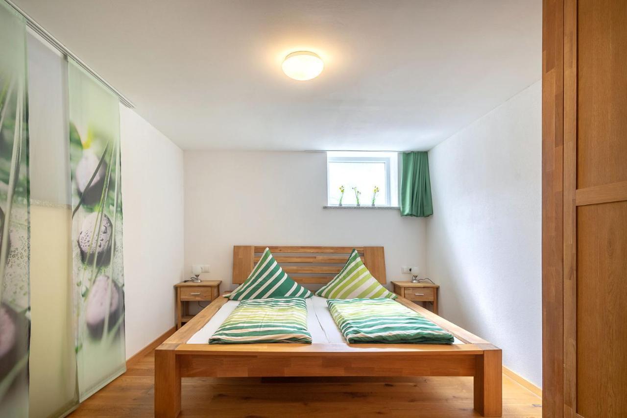 Alpen-Hostel - Apartment Talstation Mit Motorradvermietung 메밍겐 외부 사진