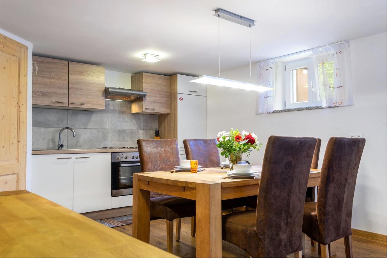 Alpen-Hostel - Apartment Talstation Mit Motorradvermietung 메밍겐 외부 사진